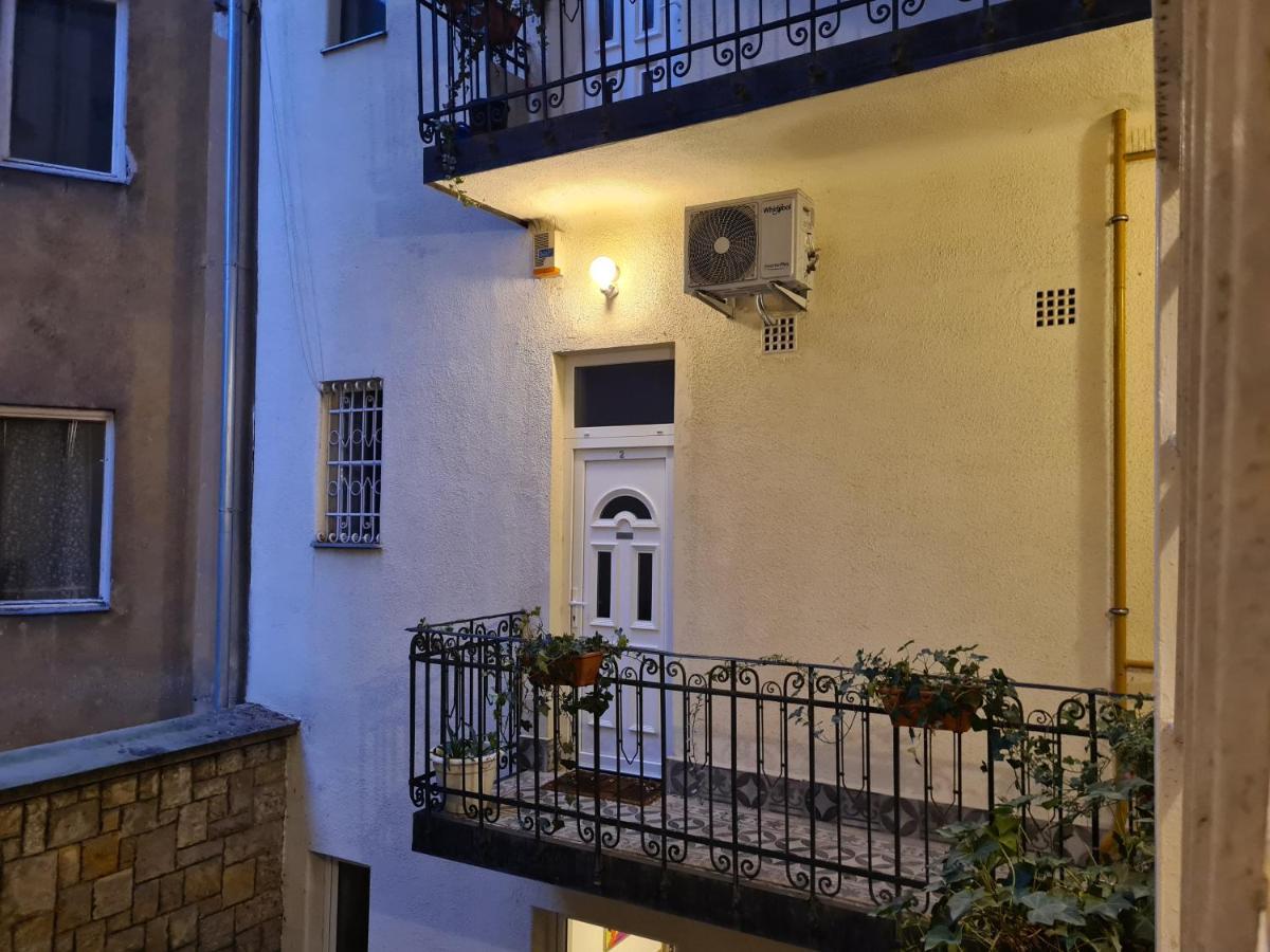 Swan Apartment Budapest Exterior photo
